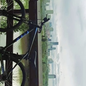 2016 GT Bicycles Karakoram sport Black and Blue