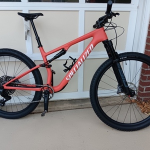 2025 Specialized Epic 8 Comp Orange
