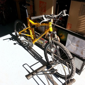 1996 Santa Cruz Heckler Yellow or Gold