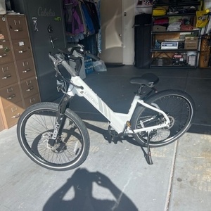 2024 Electric Bike Technologies XPRESS 750 STEP-THRU White