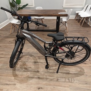 2023 Aventón Level.2 Silver, gray or bare metal