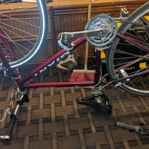 2011 Giant Innova Red