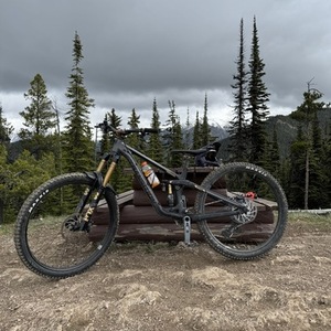 2024 Transition Bikes Spire Black