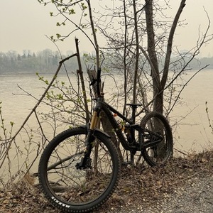 2024 Transition Bikes Spire Black