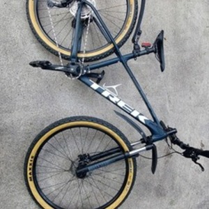 2021 Trek Marlin 7 Silver, gray or bare metal