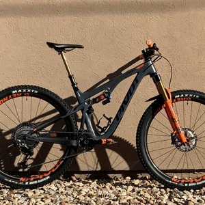 2020 Pivot Trail 429 Silver, gray or bare metal and Orange