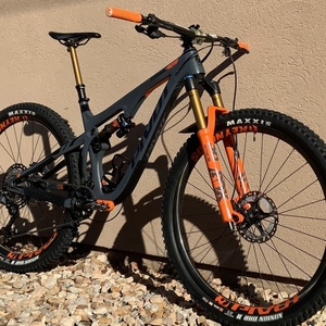 2020 Pivot Trail 429 Silver, gray or bare metal and Orange