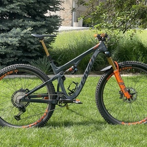 2020 Pivot Trail 429 Silver, gray or bare metal and Orange