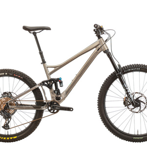 2022 Banshee Bikes Titan Silver, gray or bare metal