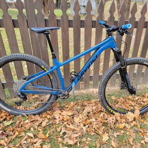 2022 Devinci Kobain Blue