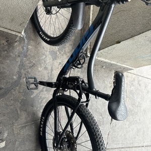 2024 Giant Stance Black