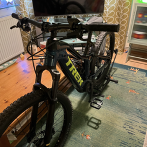 2022 Trek Powerfly 4 625 FS. Size small. Teal, Black, and Teal