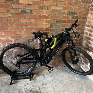 2022 Trek Powerfly 4 625 FS. Size small. Teal, Black, and Teal