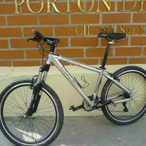 2006 Trek Silver, gray or bare metal