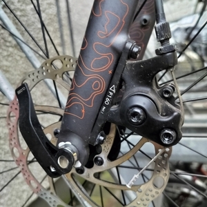 Boardman Bikes ADV 8.6 Silver, gray or bare metal