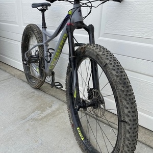 2016 Specialized 2016 Silver, gray or bare metal