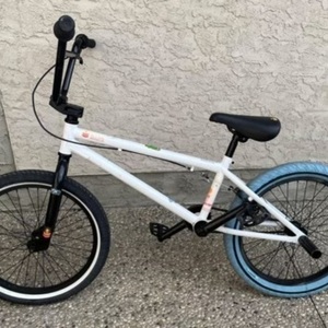 Total BMX Haro leukadia White, Black, and Blue