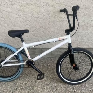 Total BMX Haro leukadia White, Black, and Blue