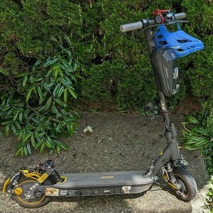 2022 Segway Ninebot G30P Max e-scooter Black and Yellow or Gold