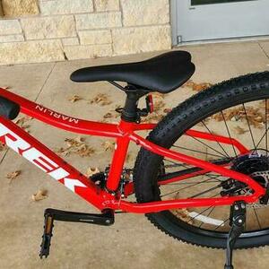 2023 Trek Marlin 5 Red