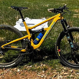 2019 Santa Cruz Hightower Yellow or Gold