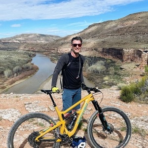 2019 Santa Cruz Hightower Yellow or Gold