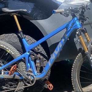 2023 Pivot Switchblade Blue