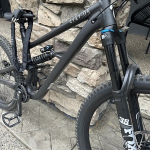 2024 Specialized Status 2 170 S4 Black