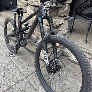 2024 Specialized Status 2 170 S4 Black