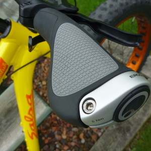 2016 Salsa Mukluk Yellow or Gold