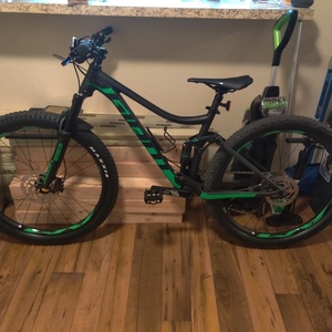 2019 Giant Stance Black and Green