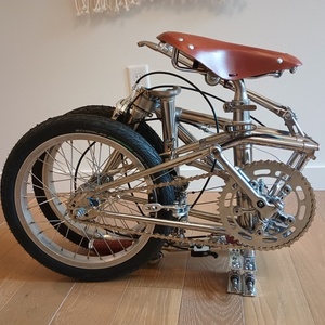 Dahon Hon of California (convertible/folding) Silver, gray or bare metal