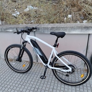 2023 Decathlon Rockrider E-ST 100 White y Blue