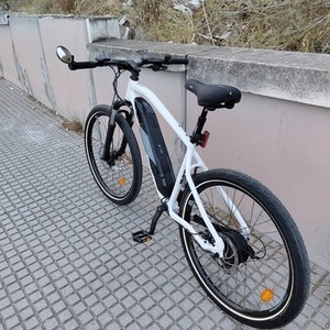 2023 Decathlon Rockrider E-ST 100 White y Blue
