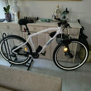 2023 Decathlon Rockrider E-ST 100 White y Blue