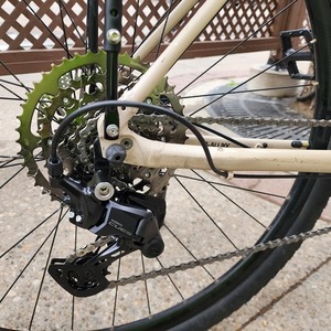 2020 GIANT BICYCLE CANADA Giant Roam 4 Disc Bike - Large Tan Brown and Black