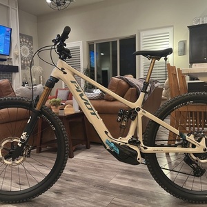 2024 Pivot SHUTTLE AM Pro White, Teal, and Yellow or Gold