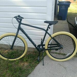 2024 Schwinn Phantom Comfort Urban Commuter Bike 2... Black and Yellow or Gold
