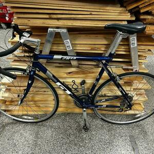 2001 GT Bicycles ZR 4.0 Blue and Silver, gray or bare metal