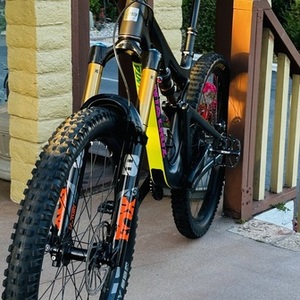 2018 Santa Cruz 5010 CC Silver, gray or bare metal