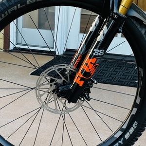 2018 Santa Cruz 5010 CC Silver, gray or bare metal