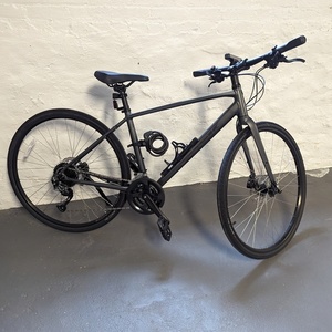 2024 Trek FX2 Black
