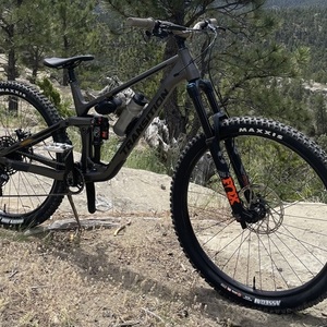 2024 Transition Bikes Sentinel Silver, gray or bare metal