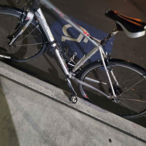 2013 Specialized Sirrus Elite Silver, gray or bare metal