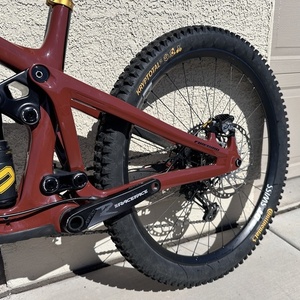 2022 Pivot FireBird Red