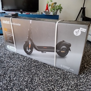 2024 Segway Ninebot Kickscooter F2 e-scooter Black and Orange
