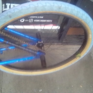 2010 Crew CB29 XXVIIII Blue and Silver, gray or bare metal