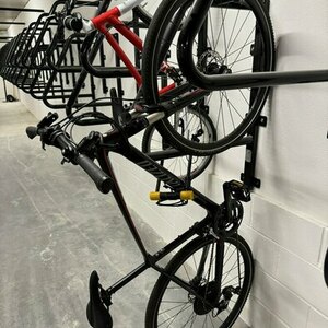 2016 Specialized Sirrus with carbon frame and shock fr... Red