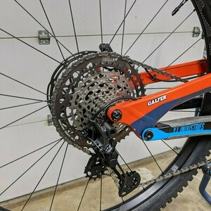 2019 YT Capra Orange