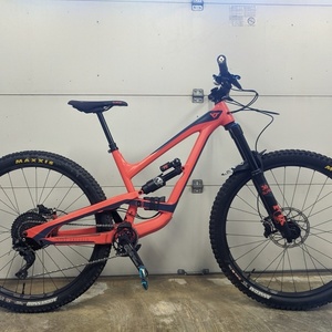 2019 YT Capra Orange
